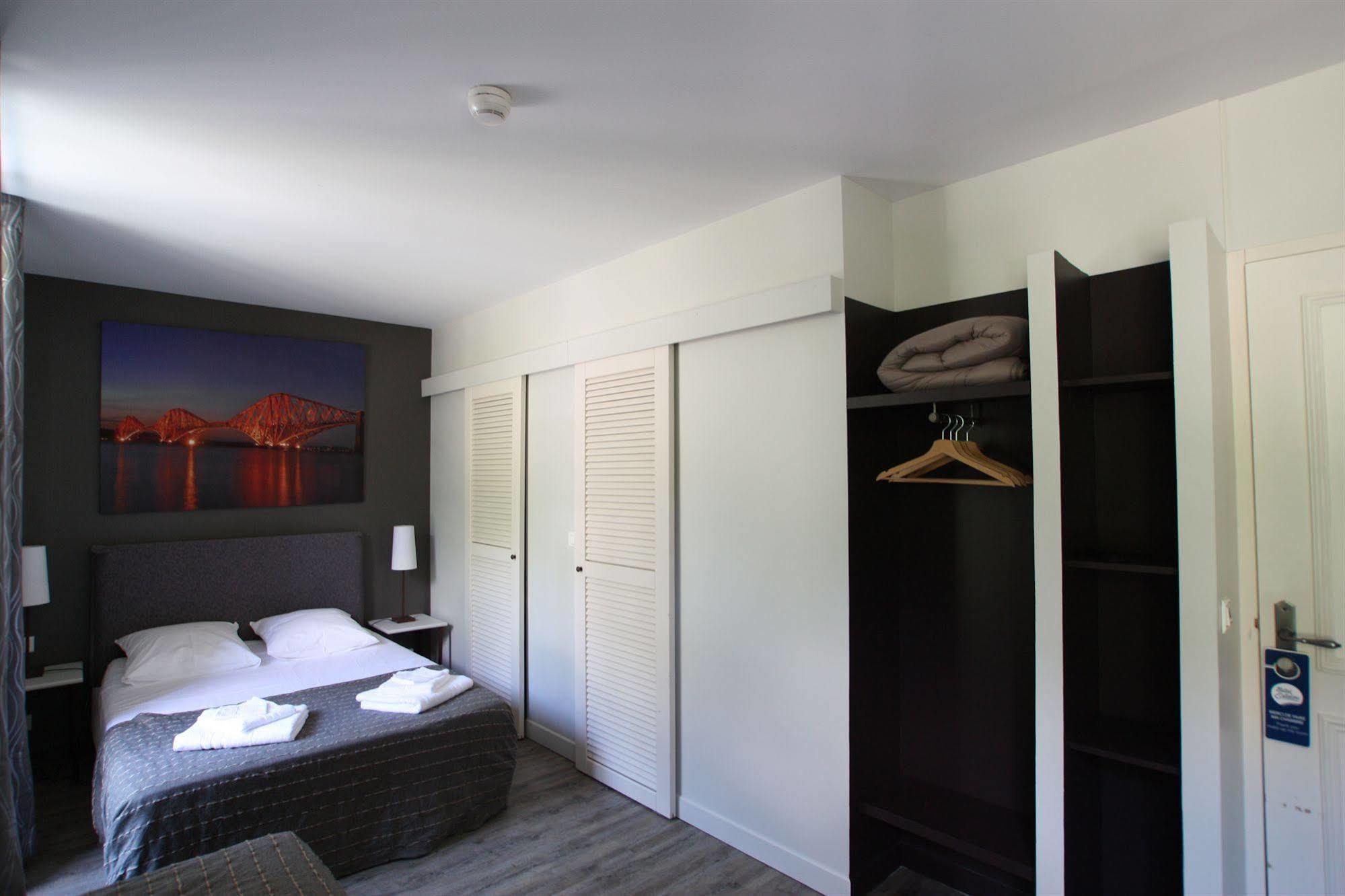 Hotel Estelou Sommieres Exterior photo